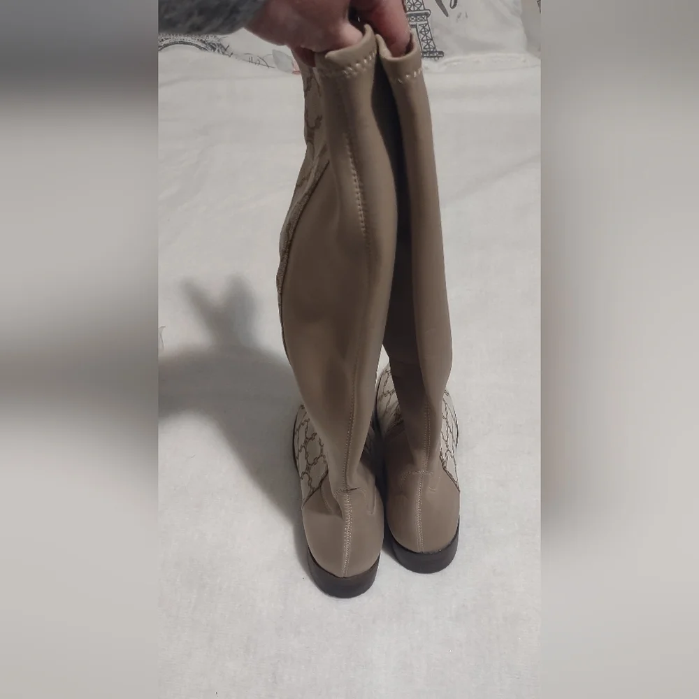 Women boots size 7.5 - Picture 3 of 5